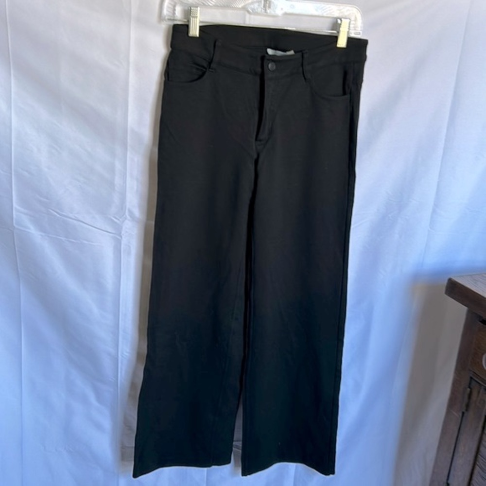Athleta black wide leg comfortable stretchy casual street wear. Sz 0